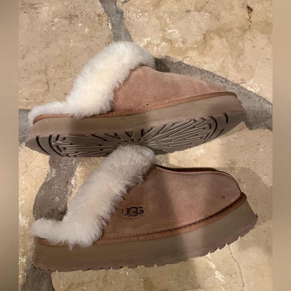 COPY - Uggs, Platform, Size 9 womens